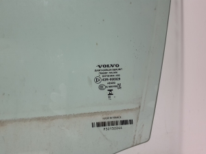 VOLVO C 40 I (2022–2026) Priekšējo durvju stikls 32132244 - 2