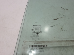 VOLVO C 40 I (2022–2026) Aizmugurējo sānu durvju stikls 32132246 - 2