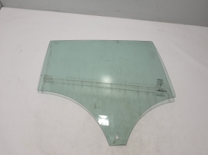   Rear side door glass  - 32132247 