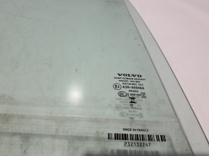 VOLVO C 40 I (2022–2026) Aizmugurējo sānu durvju stikls 32132247 - 2