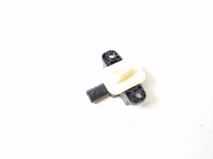 Infiniti Q30 (2015–2018) Airbag sensor A1668210351 - 3