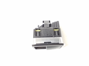 Infiniti Q30 (2015–2018) Front door glass switch A2049058102 - 2