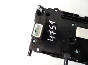 Infiniti Q30 (2015–2018) Other switch 253915DA1A - 2