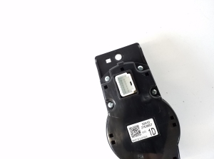 Infiniti Q30 (2015–2018) Display switch 283955DA1D - 3
