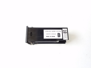Infiniti Q30 (2015–2018) USB port 284H33ZD2A - 3