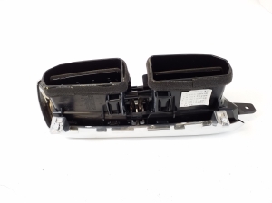 Infiniti Q30 (2015–2018) Dashboard air vent grilles 687505DA0A - 4