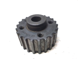 Volkswagen Passat B5 (1997–2005) Väntvõlli rihmaratas 028105263A - 2