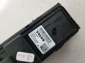 VOLVO C 40 I (2022–2026) Front door glass switch 32319765 - 3