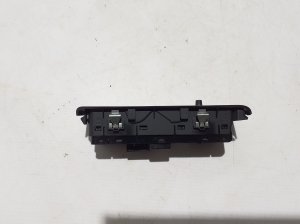VOLVO C 40 I (2022–2026) Front door glass switch 32319765 - 4