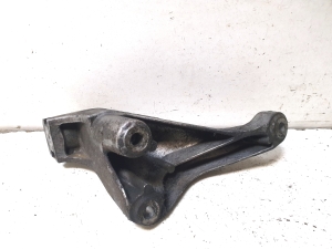 AUDI A4 B7 (2004–2008) Engine bracket 8E0199307 - 2