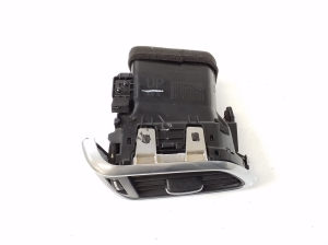 Infiniti Q30 (2015–2018) Dashboard air vent grilles 687615DA0A - 3