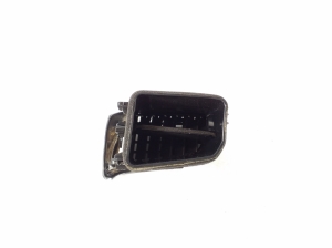 Infiniti Q30 (2015–2018) Dashboard air vent grilles 687615DA0A - 5