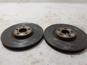 VOLVO C 40 I (2022–2026) Eesmine piduriketas 32300811 - 3