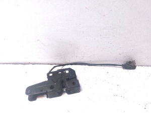 AUDI A4 B7 (2004–2008) Hood latch - 4