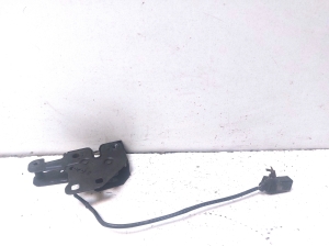 AUDI A4 B7 (2004–2008) Hood latch - 5
