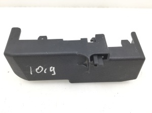  Cover fuse block front 