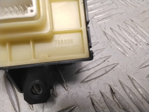 TOYOTA bZ4X I (2022–2026) Stāvbremzes slēdzis 75R036 - 4