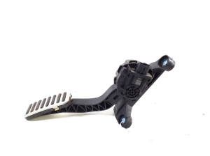 Kia Niro (2016–2022) Gaspedal 32700-G2130 - 4