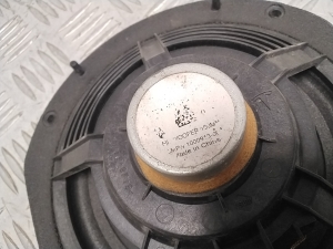 Tesla Model Y Y (2020–2026) Speaker 105070900B - 2