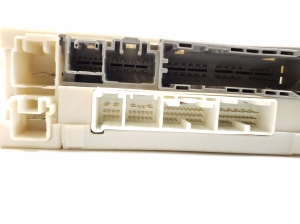 LEXUS IS (2005–2013) Kaitsmekarp salongis 8273053050 - 3