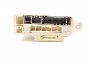LEXUS GS (2005–2011) Kaitsmekarp salongis 8273030620 - 3