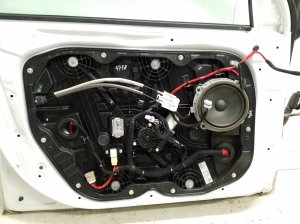 Hyundai IONIQ (2016–2026) Front door and its parts - 2