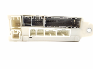 LEXUS GS (2005–2011) Kaitsmekarp salongis 8273030631 - 4