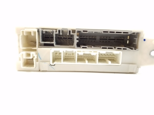 LEXUS IS (2005–2013) Kaitsmekarp salongis 8273053050 - 5
