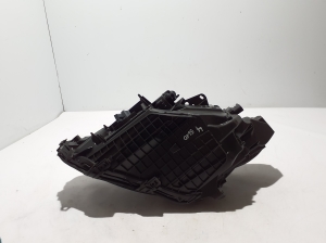VOLVO XC40 (2017–2026) Headlight 32404666 - 5