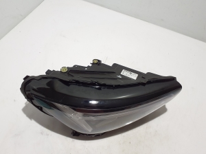 VOLVO XC40 (2017–2026) Headlight 32404666 - 7