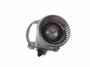   Heizungsgebläsemotor  - A2469062501 