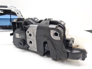 Opel Crossland X X 75 (2017–2026) Front door central locking PSA267389 - 4