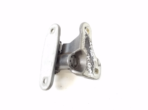 Infiniti Q30 (2015–2018) Rear side door lower hinge 824215DA0A - 2