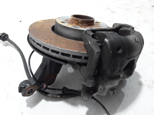 RENAULT Clio V (2019–2026) Front wheel hub 400152588R - 2