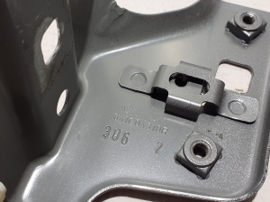 RENAULT Clio V (2019–2026) Halter Kotflügel vorne 641C04310R - 2