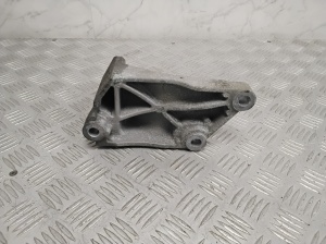 NISSAN Leaf II (2017–2026) Motorhalter - 2