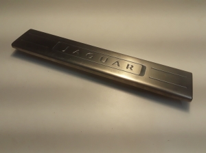 Jaguar XJ (2009–2026) Inner sill trim AW9313201 - 4