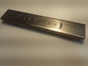 Jaguar XJ (2009–2026) Inner sill trim AW9313200 - 2