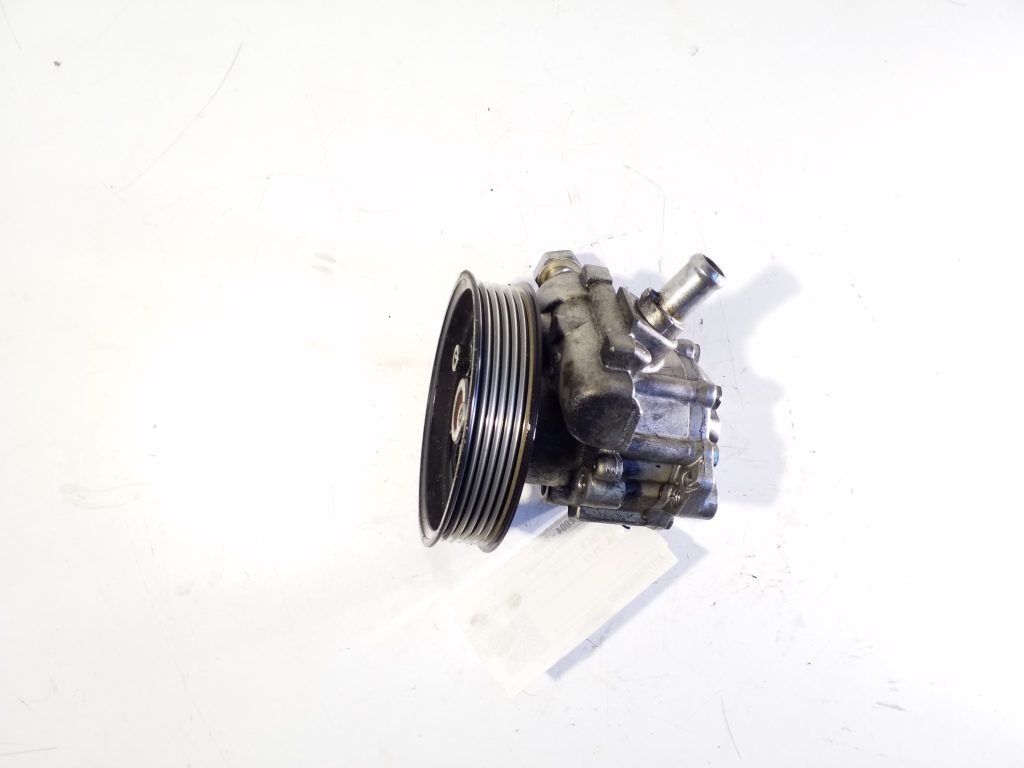 Used AUDI A4 Power steering pump and its components 8E0 145 155 N