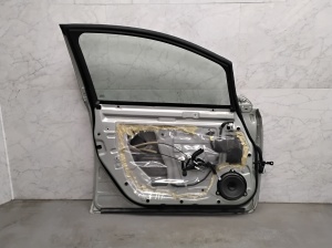 NISSAN Leaf II (2017–2026) Front door - 2