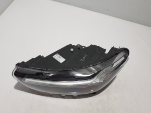 VOLVO XC40 (2017–2026) Headlight 31108950 - 6