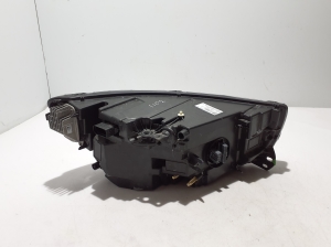 VOLVO XC40 (2017–2026) Headlight 31108950 - 9