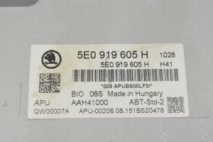 Skoda Octavia III (2013–2019) Screen 5E0919605H - 2