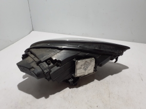 Porsche Panamera 971 (2016–2026) Esituli 971941033K - 3