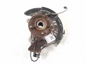 Front wheel hub
