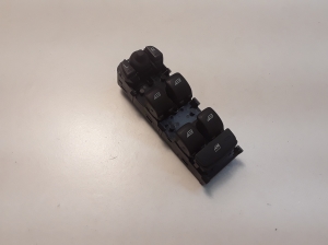 VOLVO V40 (2012–2019) Front door glass switch 31453232 - 2