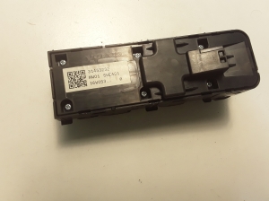 VOLVO V40 (2012–2019) Front door glass switch 31453232 - 3