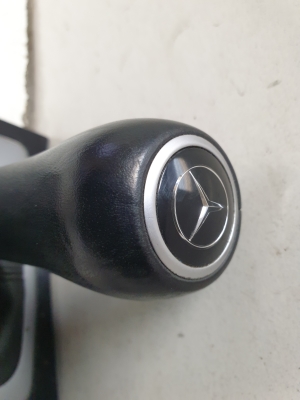 Mercedes Benz GLK-Class 204 (2008–2015) Käigukangi viimistlus A2042673310 - 3