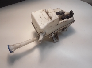 VOLVO V40 (2012–2019) Front washer fluid reservoir 31276094 - 4