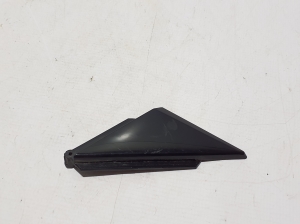   Mirror triangle trim  - 8B3837638A 